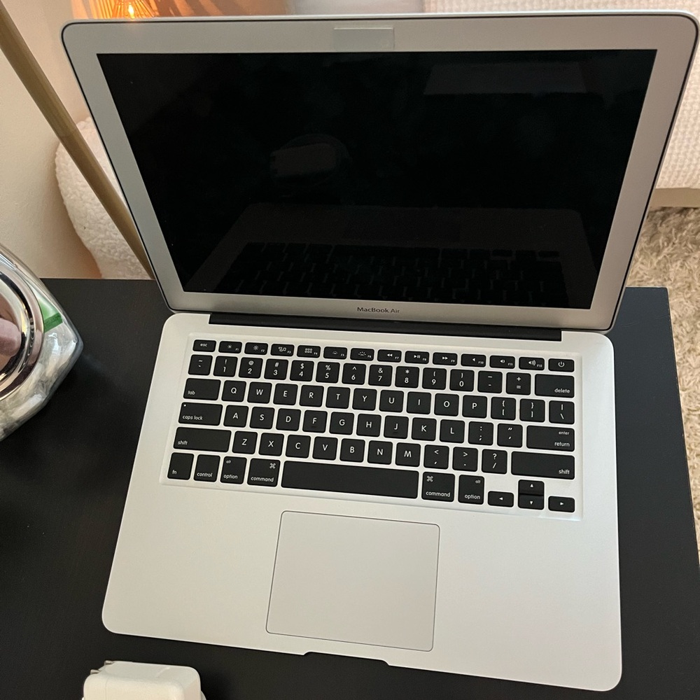 Apple MacBook Air 13 inch Laptop (2013)